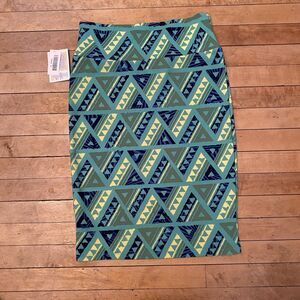 Lularoe Skirt Women’s Size Medium Cassie Green Geometric Stretch Midi